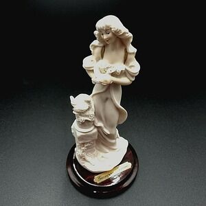 Giuseppe Armani Miniature 5" Figurine Lady With Doves, 1994  No Box Excellent!
